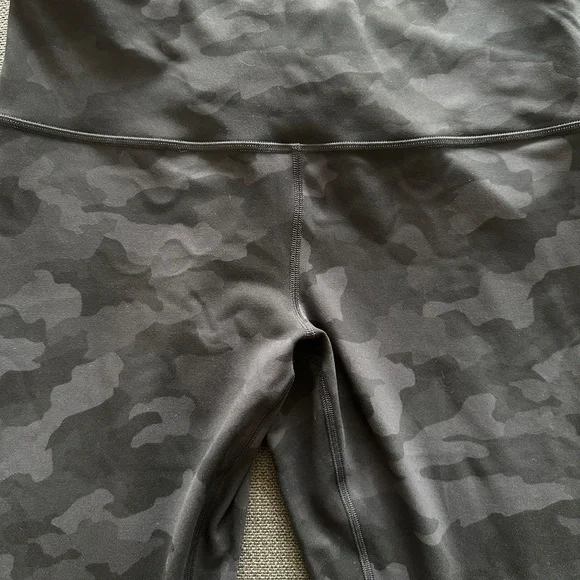 Lululemon Wunder Train High Rise Tight - Picture 4 of 6